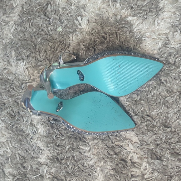 Betsey Johnson 7w wedding sparkle heel with strap silver blue bottom - Picture 5 of 11